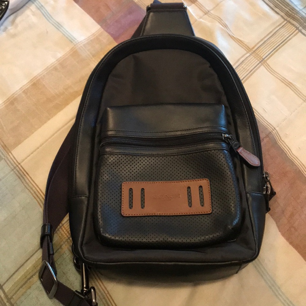 New Coach Mens Charles Sling Pack Bag